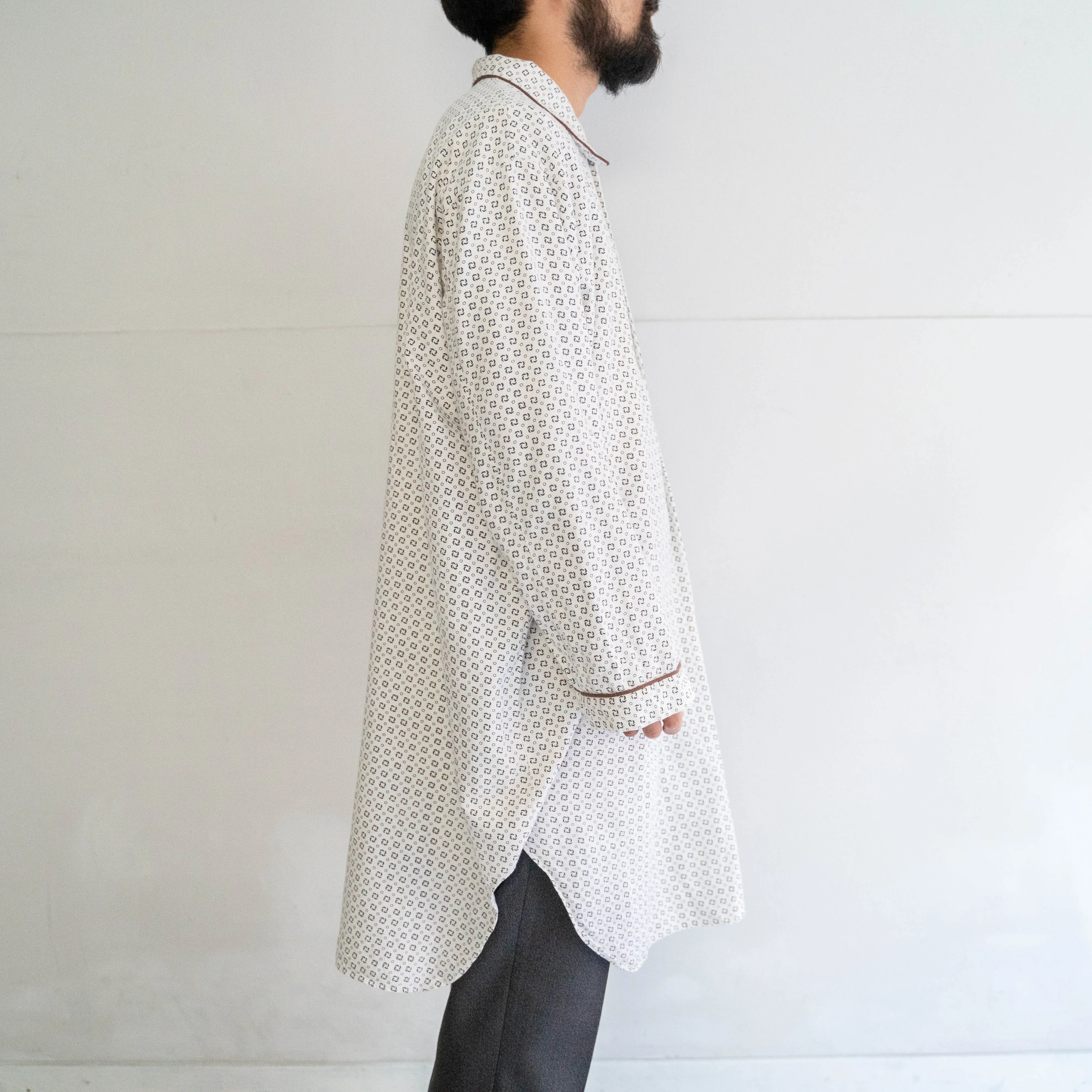 1970-80s Europe white color all over pattern grangpa shirt -pajama like-