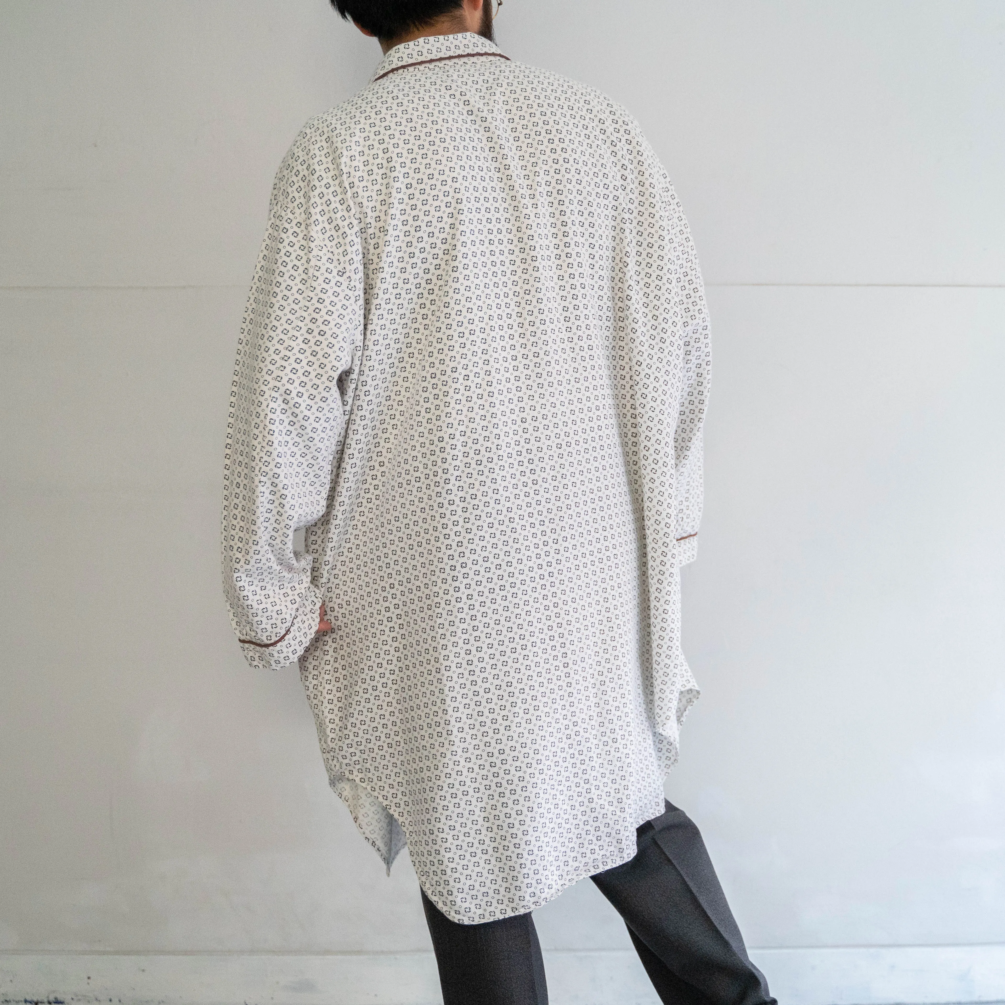 1970-80s Europe white color all over pattern grangpa shirt -pajama like-