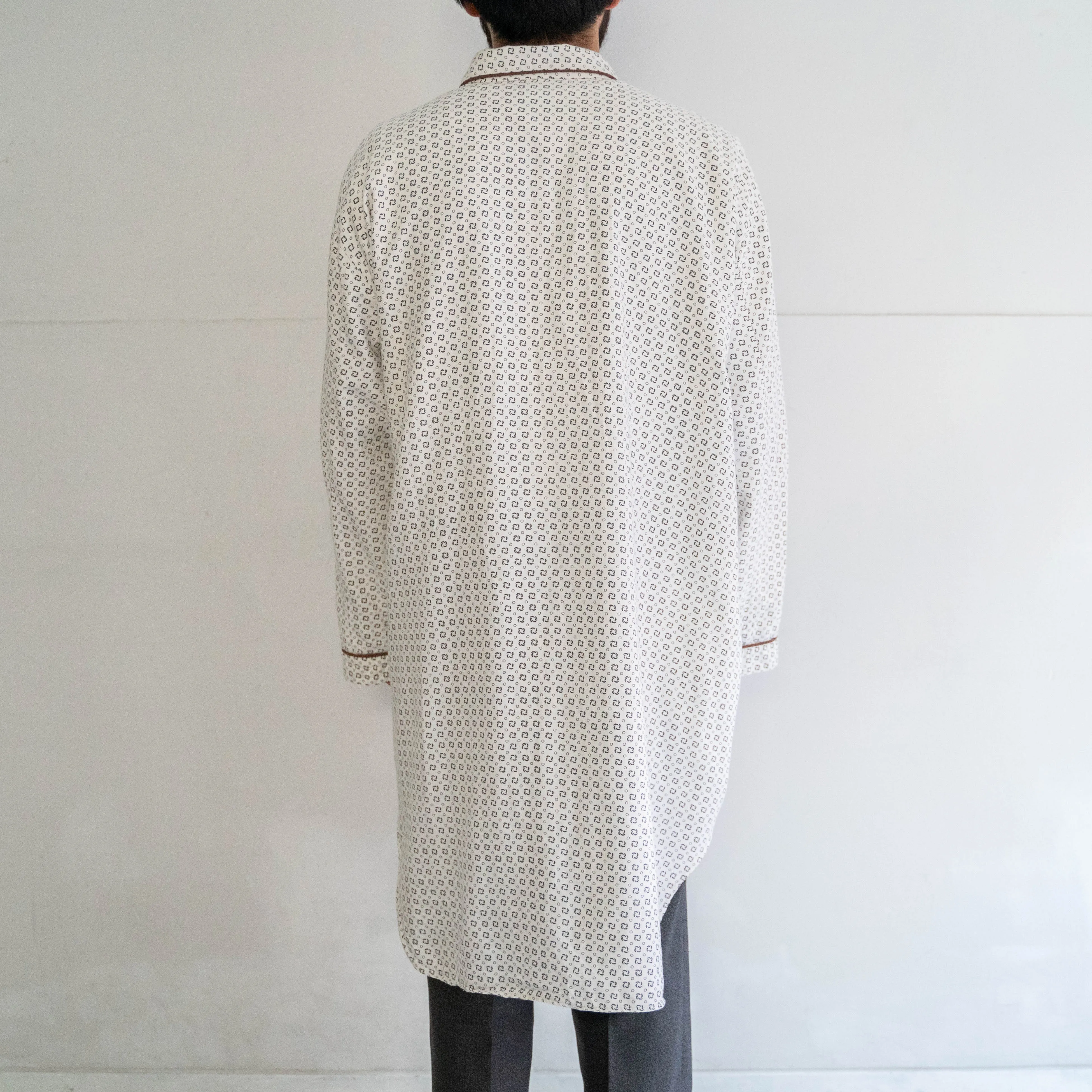1970-80s Europe white color all over pattern grangpa shirt -pajama like-
