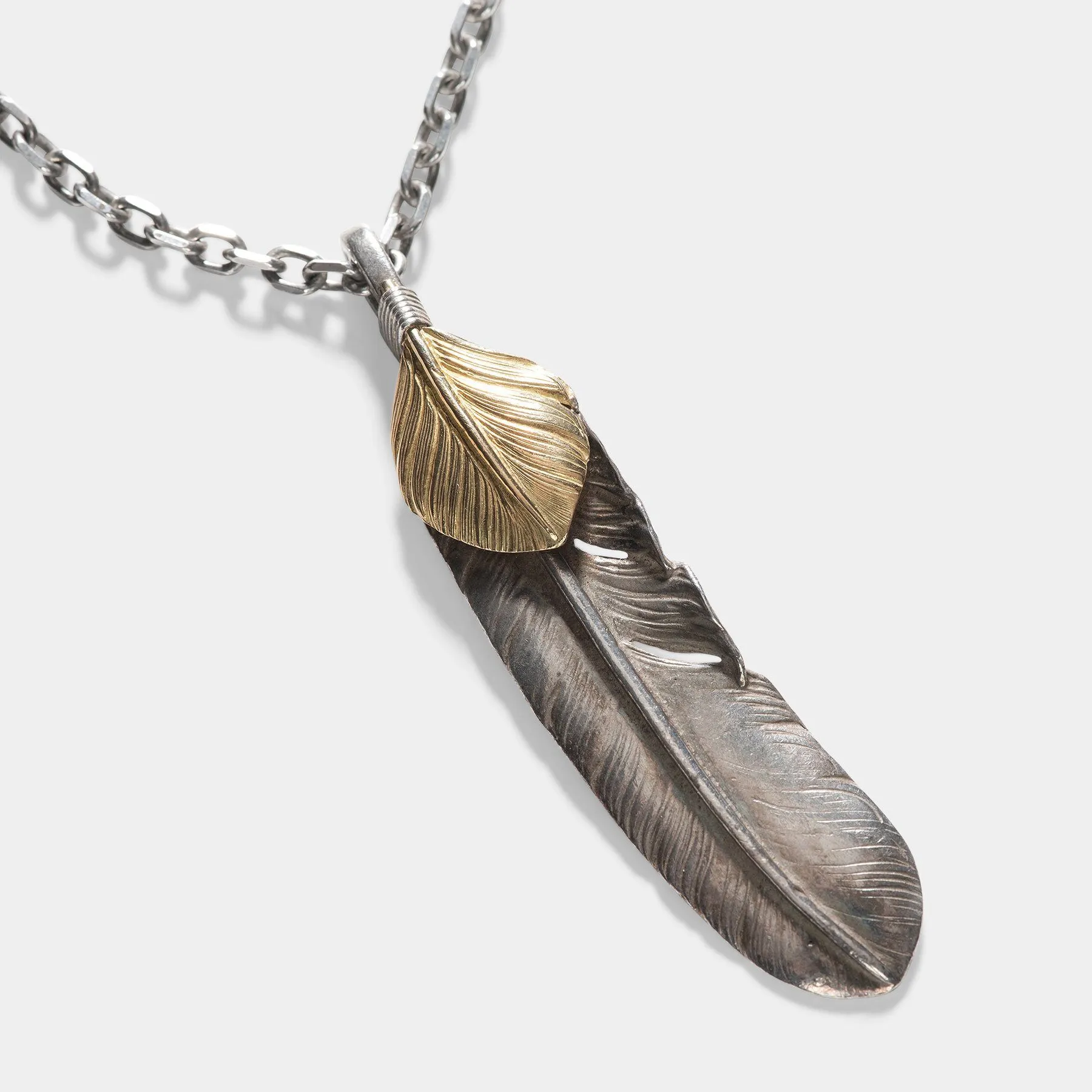 Goro's Feathers and Claw Necklace