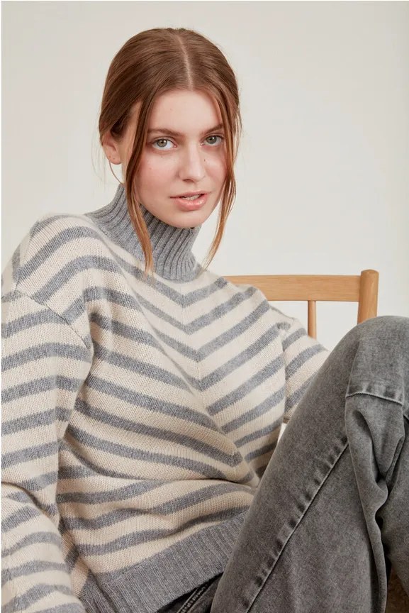 Line Rollkragen Pulli von basicapparel