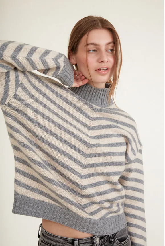 Line Rollkragen Pulli von basicapparel