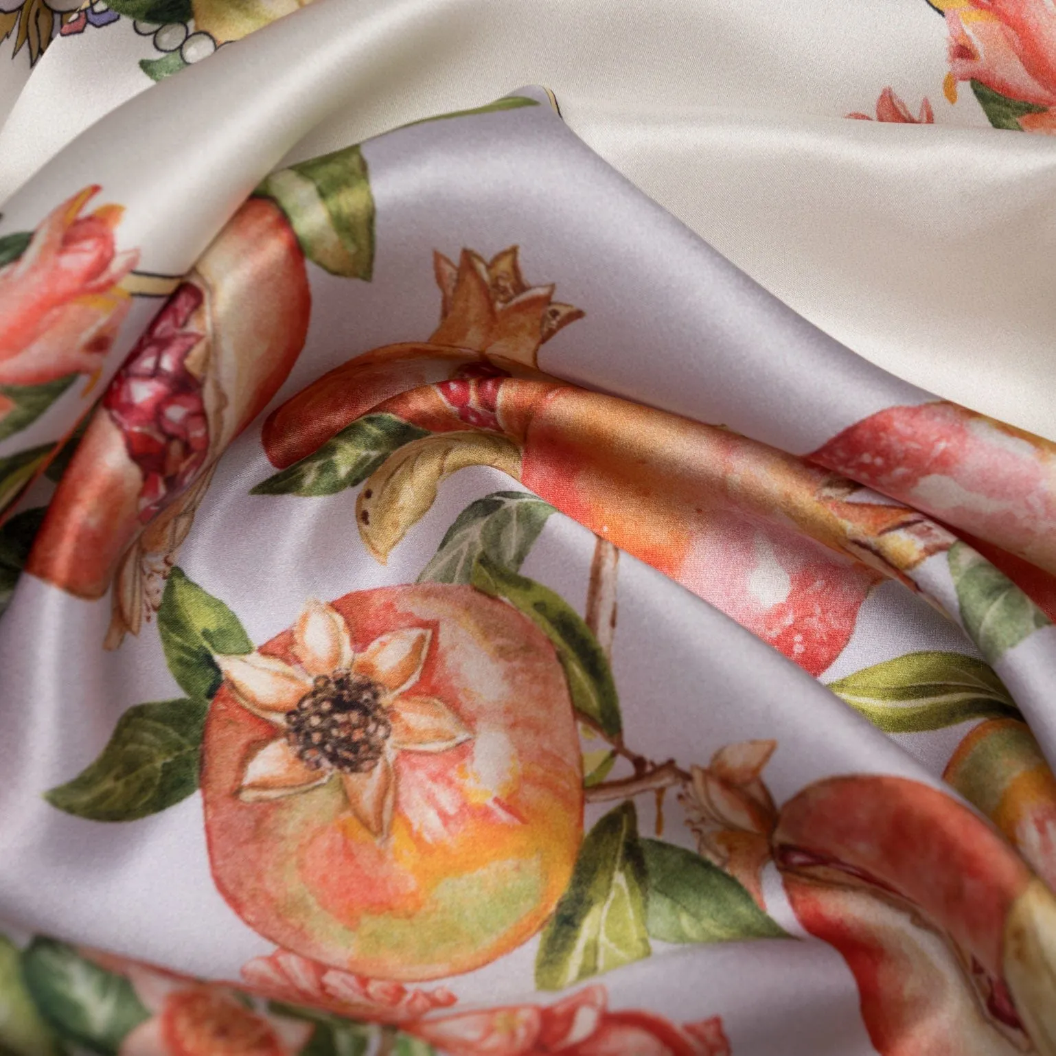 Melograno - Hand Rolled Silk Foulard - Lavender